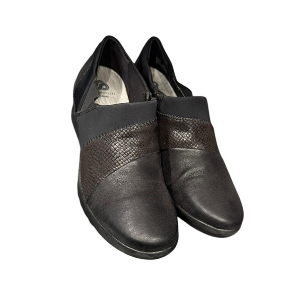 Women’s Clarks Black Caddell Denali Side Zippered Wedge- Size 9W - Picture 2 of 10